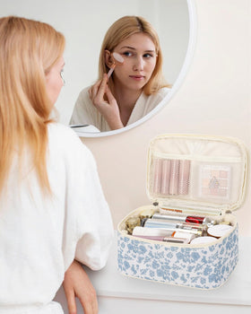 Relavel Travel Makeup Bag mesh pockets detail