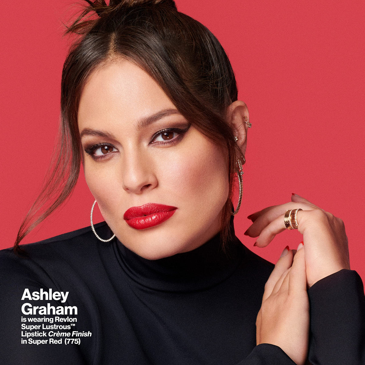 REVLON Super Lustrous Lipstick Fearless in use