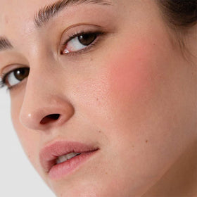 Revolution Blusher Reloaded Peach Bliss with blush brush