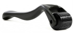 ROSELYNBOUTIQUE Derma Roller front view with titanium needles