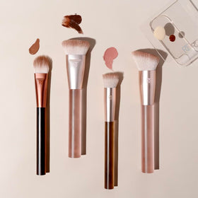 RT 081 Angled Foundation Brush side view