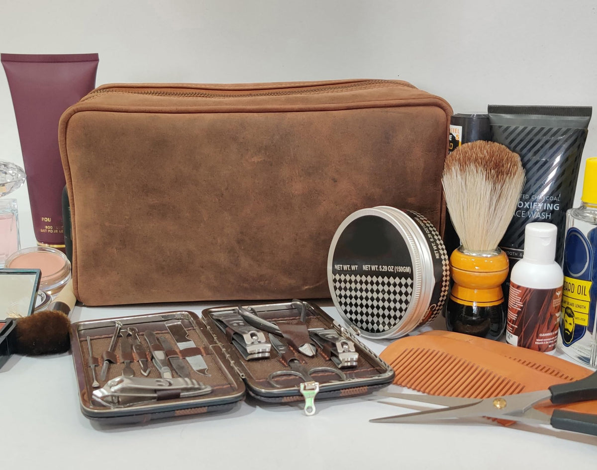 RUSTIC TOWN Leather Travel Toiletry Bag showing leather texture close-up