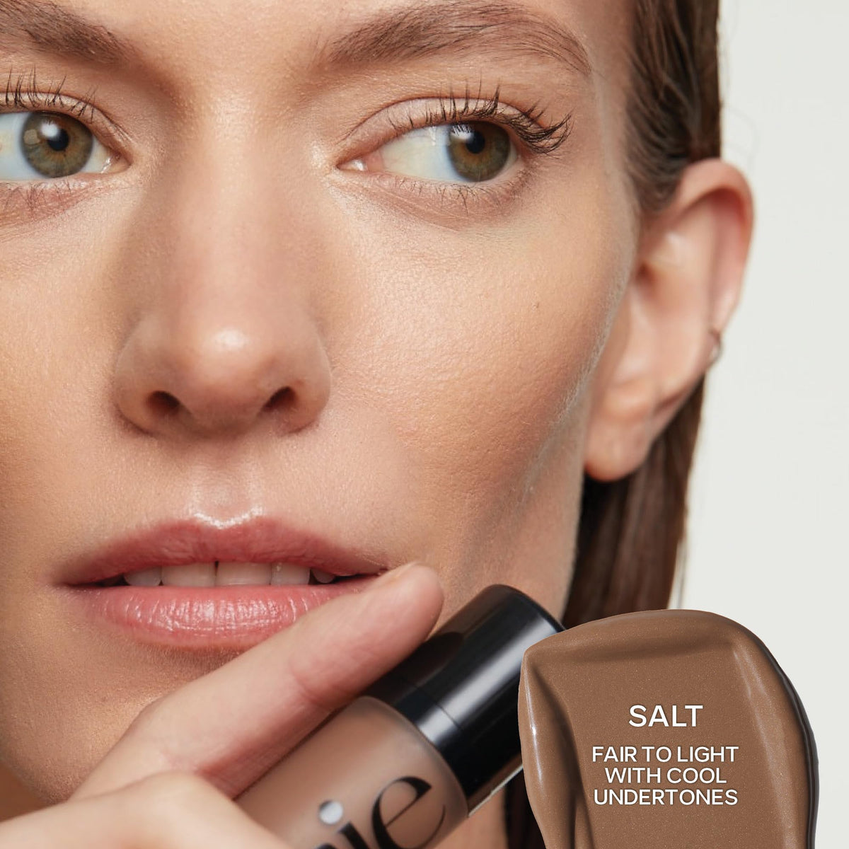 Saie Dew Bronze Liquid Bronzer Stick with doe-foot applicator