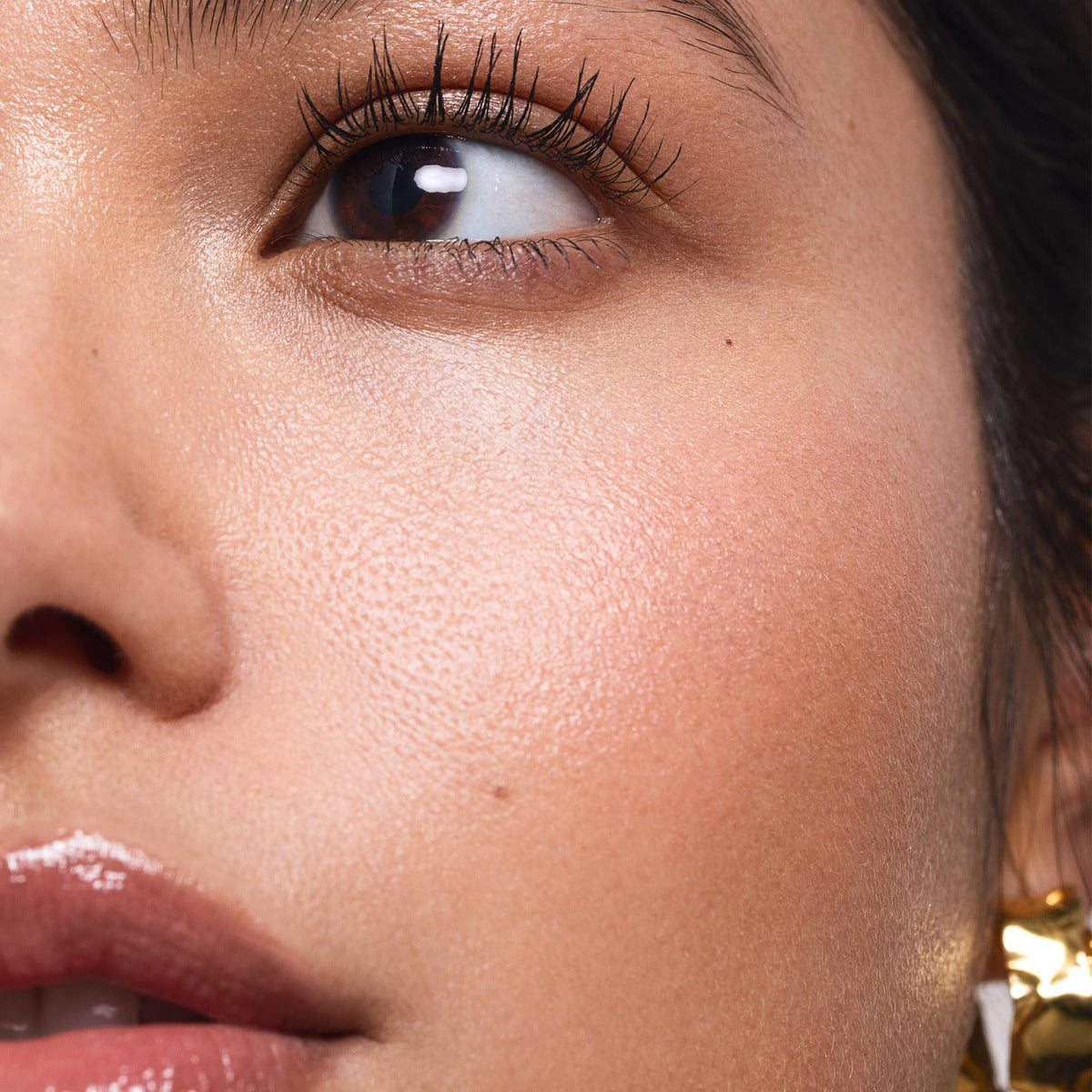 Saie Mini Mascara 101 with other beauty products