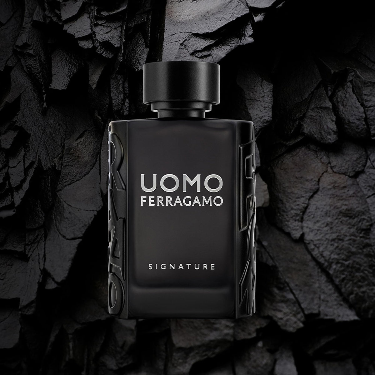 Salvatore Ferragamo Uomo Ferragamo Signature Eau de Parfum application on wrist