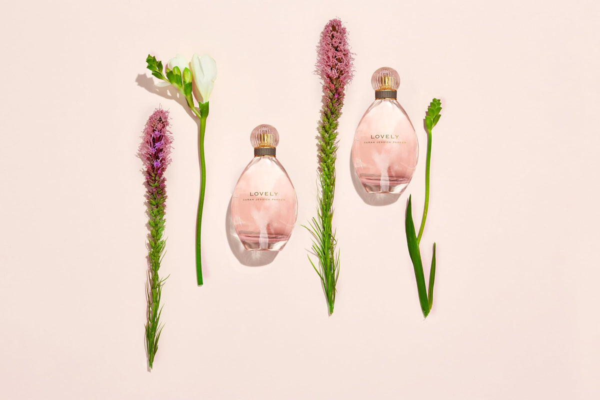 Sarah Jessica Parker Eau De Parfum with floral accents