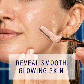 Schick Hydro Silk Dermaplaning Wand refill blades close-up of blades