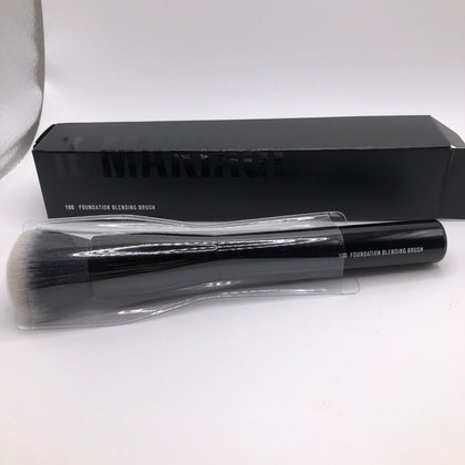 Scinex Foundation Blending Brush #100 in black with soft bristles