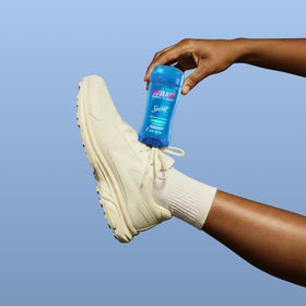 Secret Outlast Antiperspirant Deodorant Clear Gel environment-friendly label
