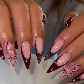 SEENEEY Long Press on Nails showing flexibility and fit