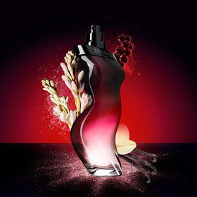 Shakira Dance Red Midnight Eau de Toilette 50 ml lifestyle scene