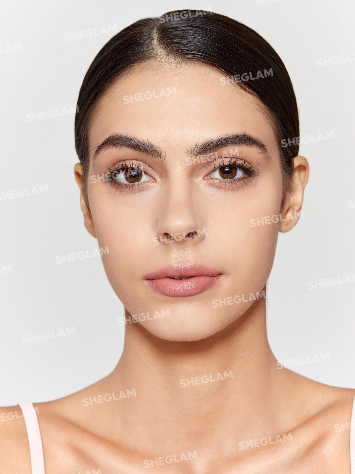 SHEGLAM Matte Fresh Setting Spray mist application