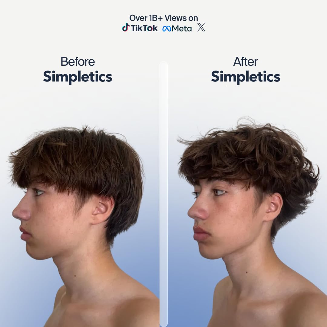 Simpletics Texturizing Powder 4g in use on hair