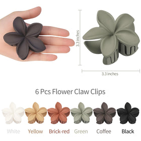 Sisiaipu Flower Claw Clip in Brick Red held in hand