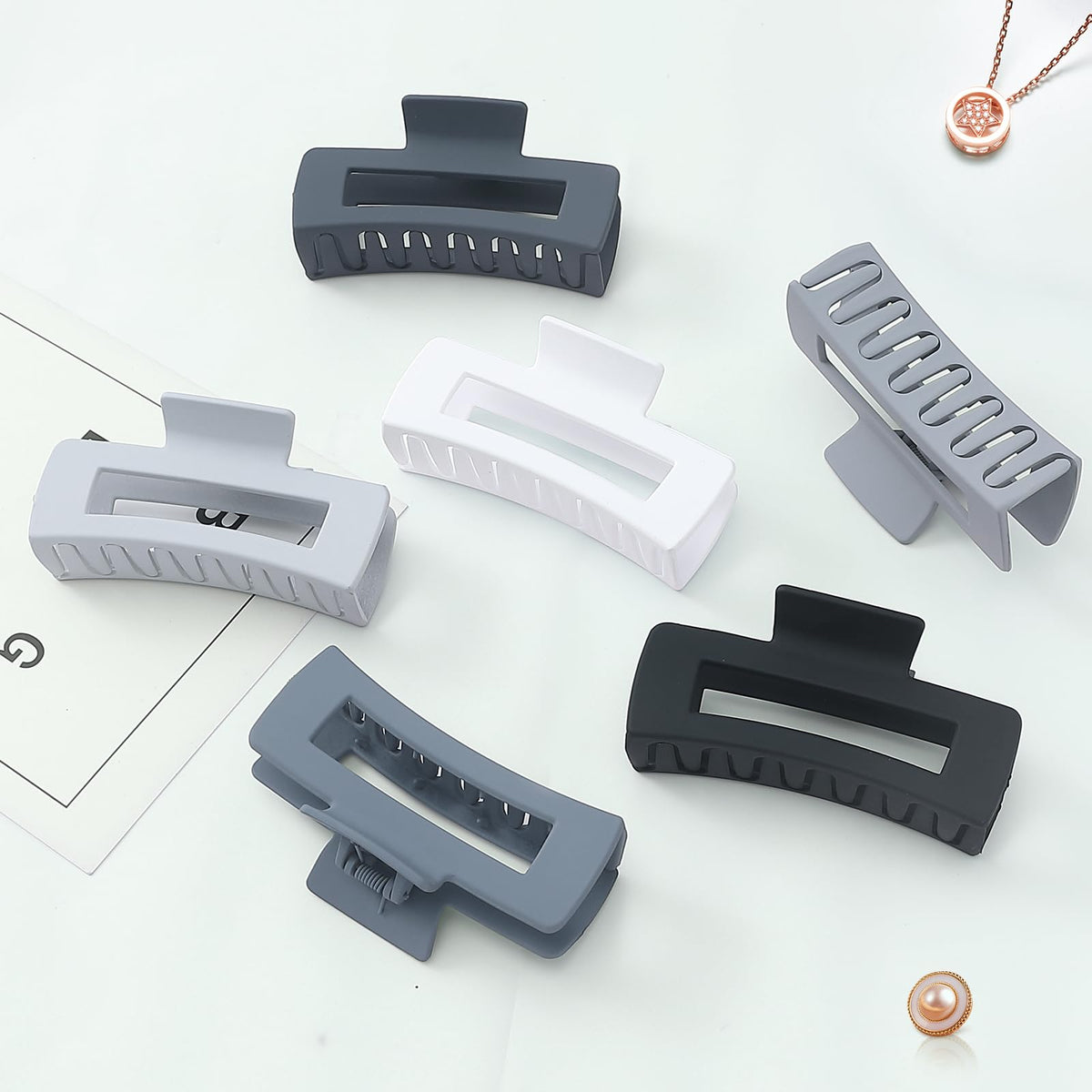 Sisiaipu hair claw clips set displayed in packaging