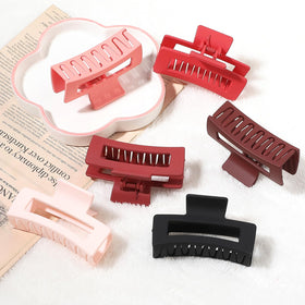 Sisiaipu hair claw clips set showing Black and Scalet colours