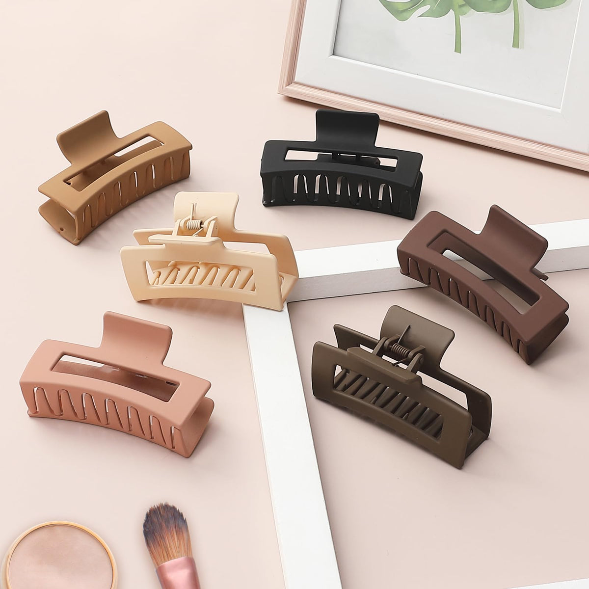 Sisiaipu Hair Clip set including Nude Pink and Black clips