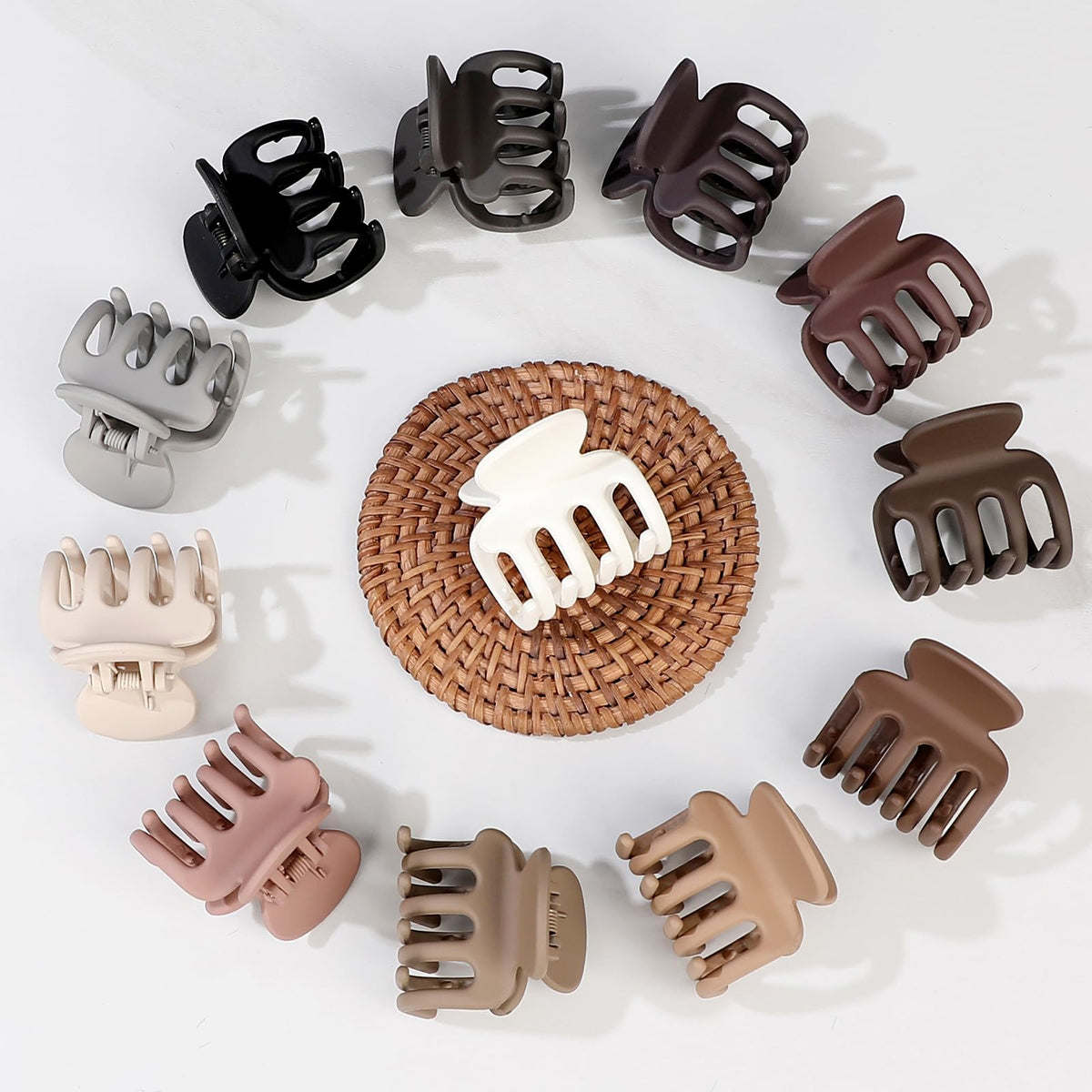Sisiaipu hair clips in light brown and grey