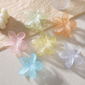 Sisiaipu Hawaiian flower claw clip in Matte Yellow