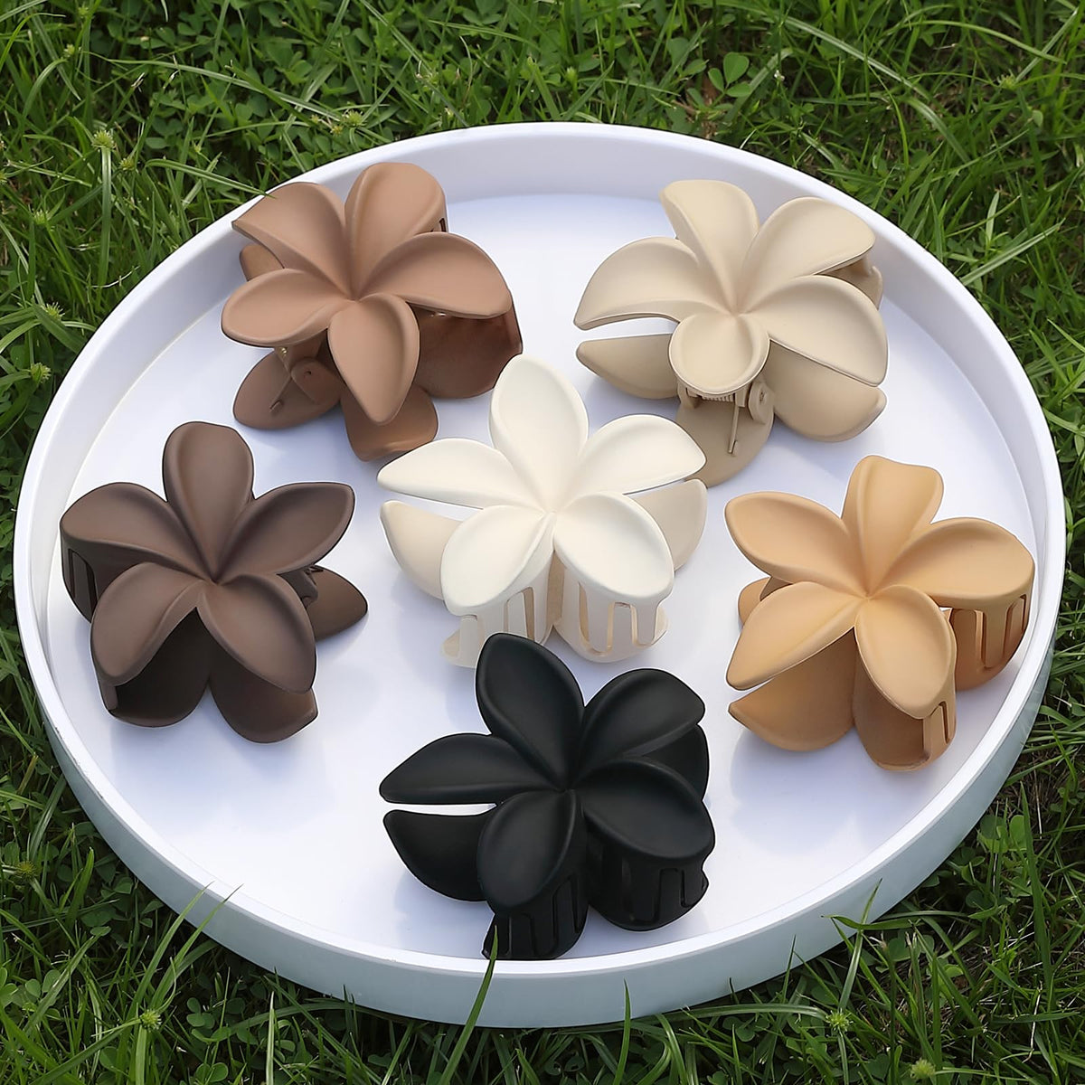 Sisiaipu Hawaiian Plumeria Flower Claw Hair Clip in Brown
