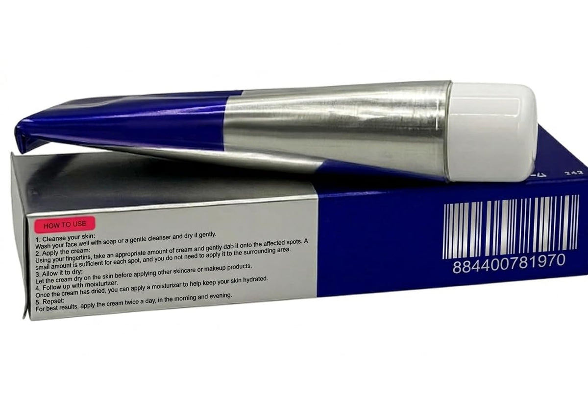 SKINSINS Acne Cream 14g application on skin