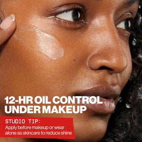 Smashbox Photo Finish Oil Control Primer application on skin