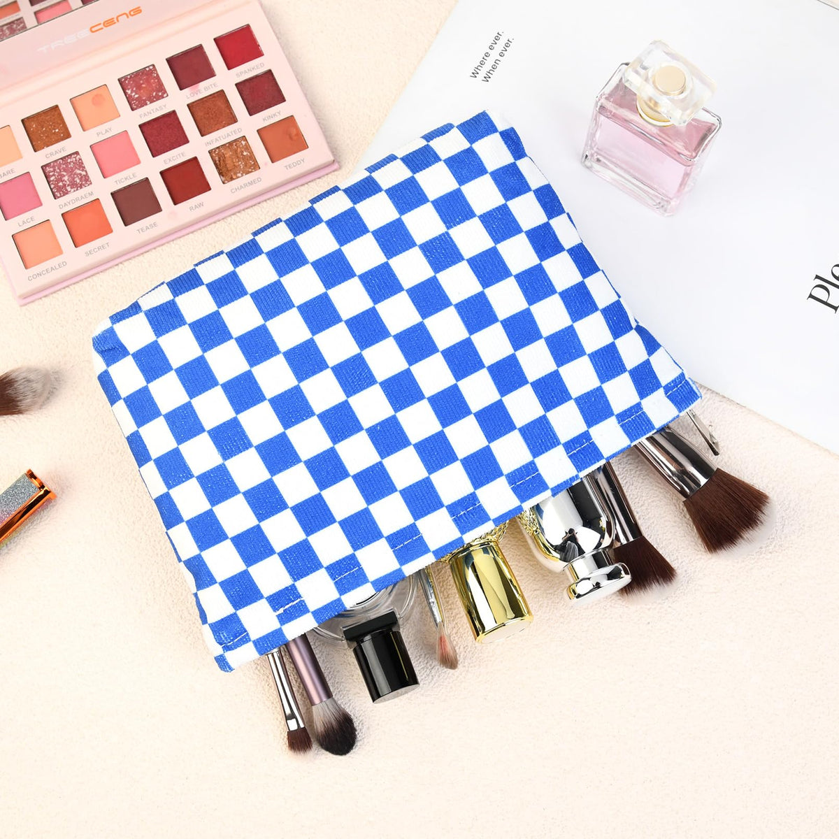 SOIDRAM Checkered Makeup Bag Set close-up of zipper detail