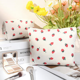 SOIDRAM cosmetic pouch showing interior space