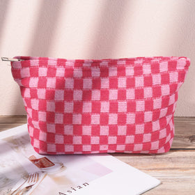 SOIDRAM makeup bag dimensions displayed on a flat surface