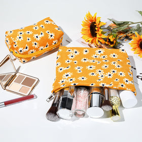 SOIDRAM makeup bag with cosmetics displayed inside