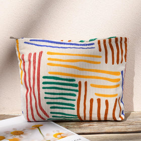 SOIDRAM makeup bags displaying large capacity for storage