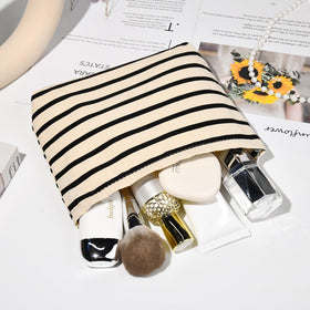 SOIDRAM small makeup bag with brushes inside