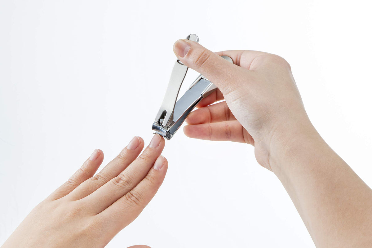 匠の技 Stainless Steel Nail Clipper top view highlighting sharp curved edge