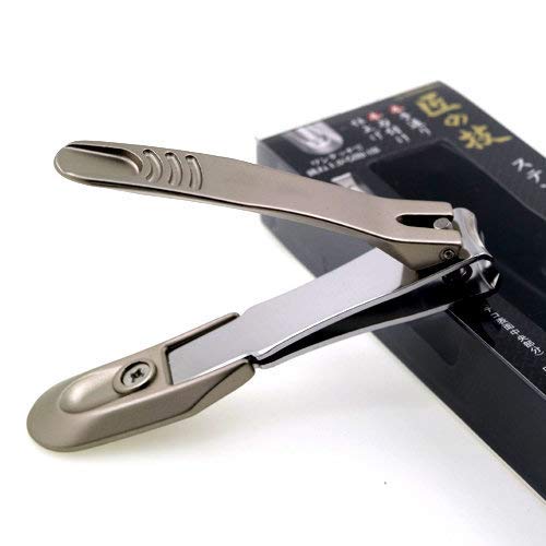 匠の技 Stainless Steel Nail Clipper with dimensions on display