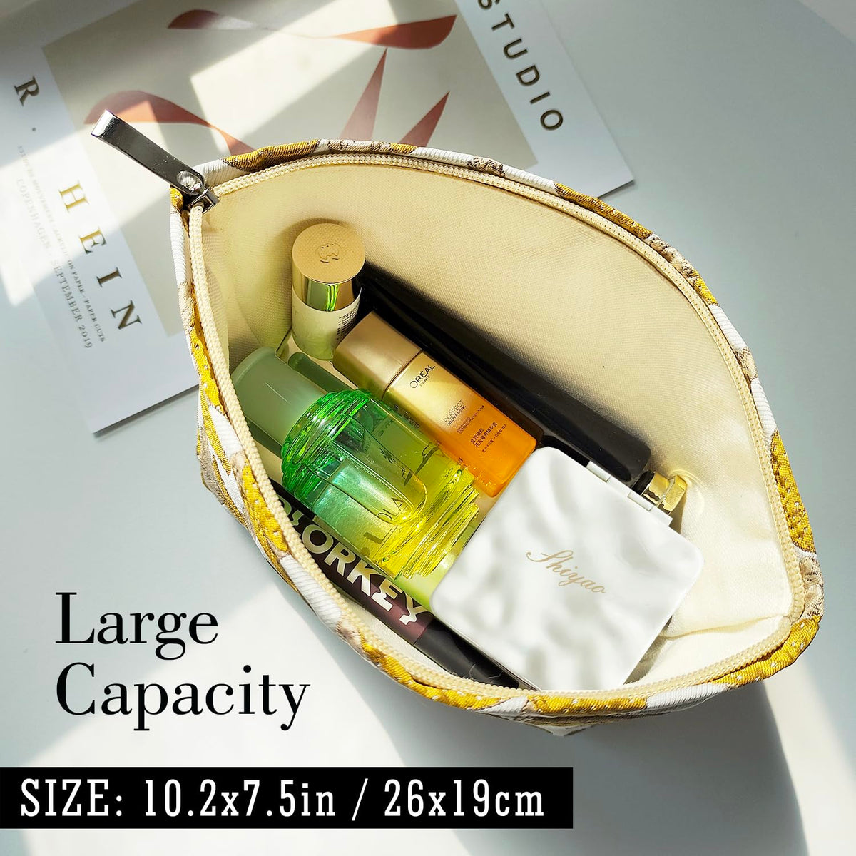 STARDW Cute Makeup Bag side view highlighting zipper