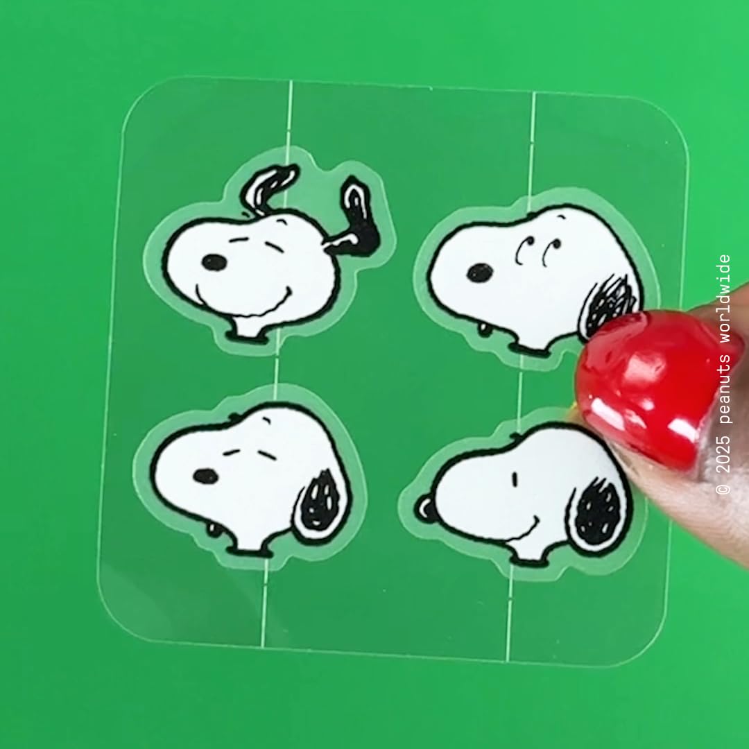 Starface Hydro-Star® Sleepy Snoopy Pimple Patch in use