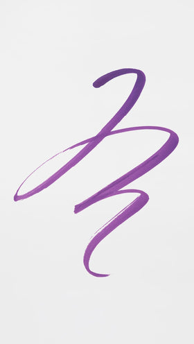 stila Waterproof Liquid Eyeliner Violet Haze applicator close-up