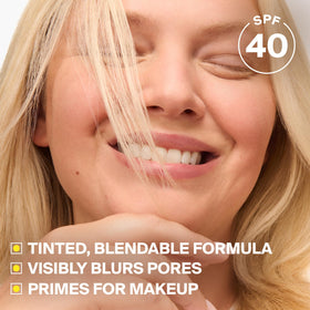 Supergoop! Mineral Mattescreen SPF 40 application on face