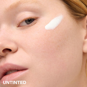 Supergoop! Mineral Mattescreen SPF 40 application process
