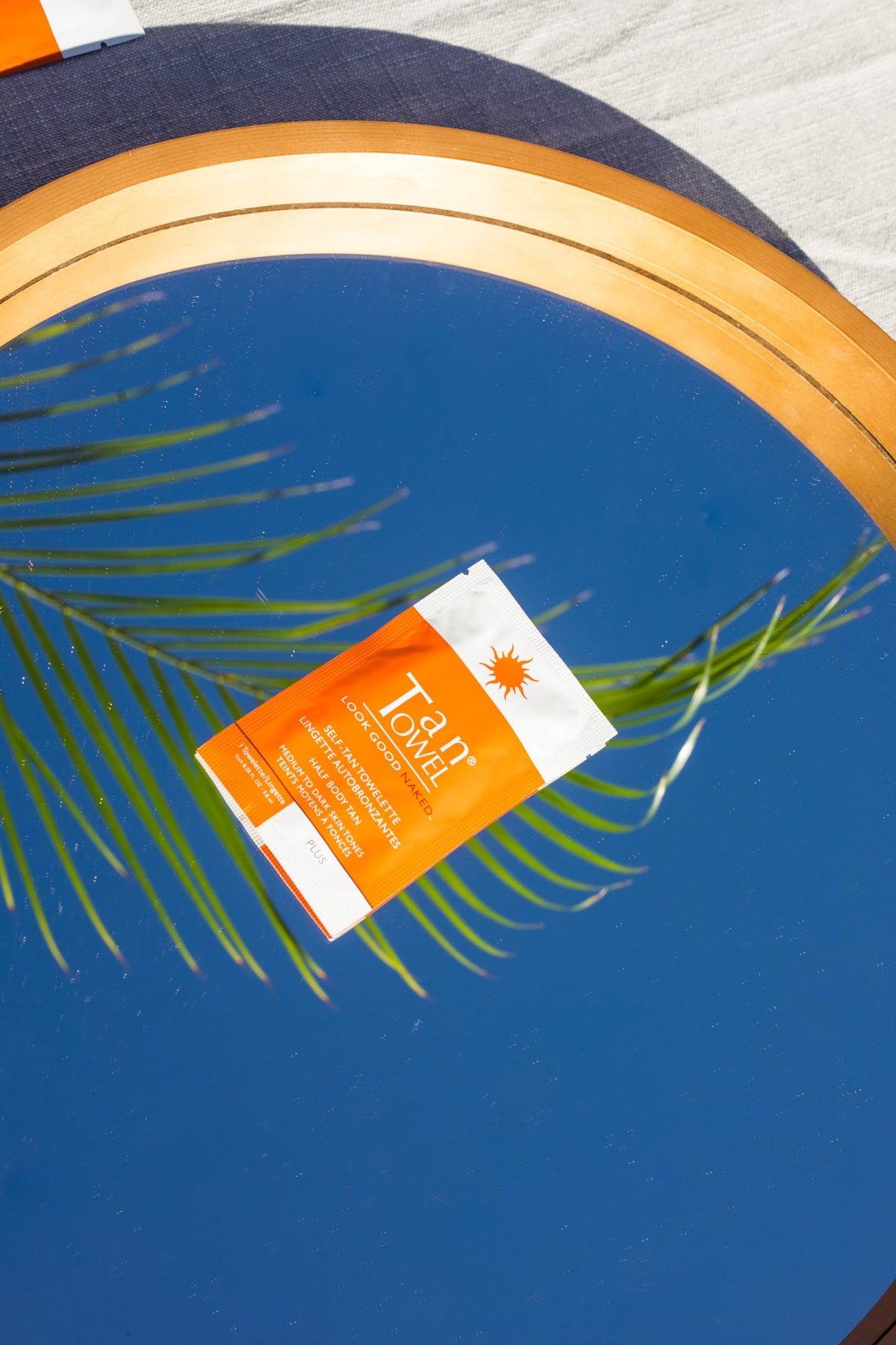 Tan Towel Half Body Tan Towelettes side view packaging