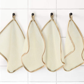 Tatuo exfoliating wash cloths with packaging details visible