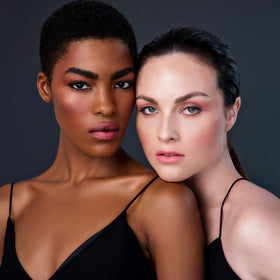 TEMPTU S/B Foundation application using airbrush tool