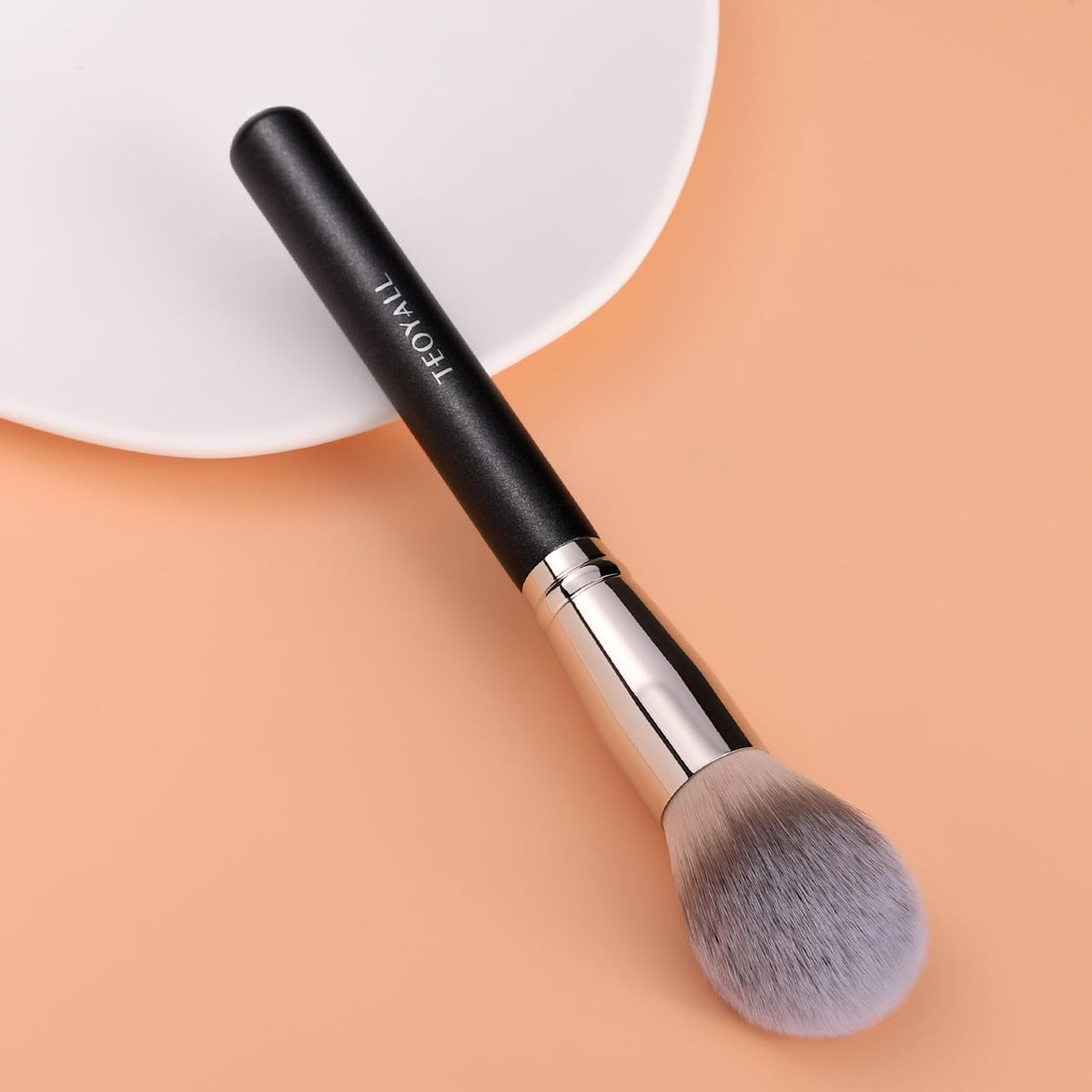 TEOYALL Tapered Blush Brush with cleaning supplies