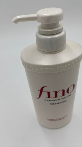 Thunder Tech JapanFino Premium Touch Moist Shampoo 550ml packaging