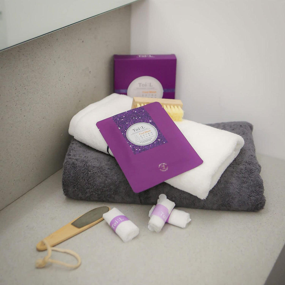TOI:L Extra Silky Foot Mask inside view with socks