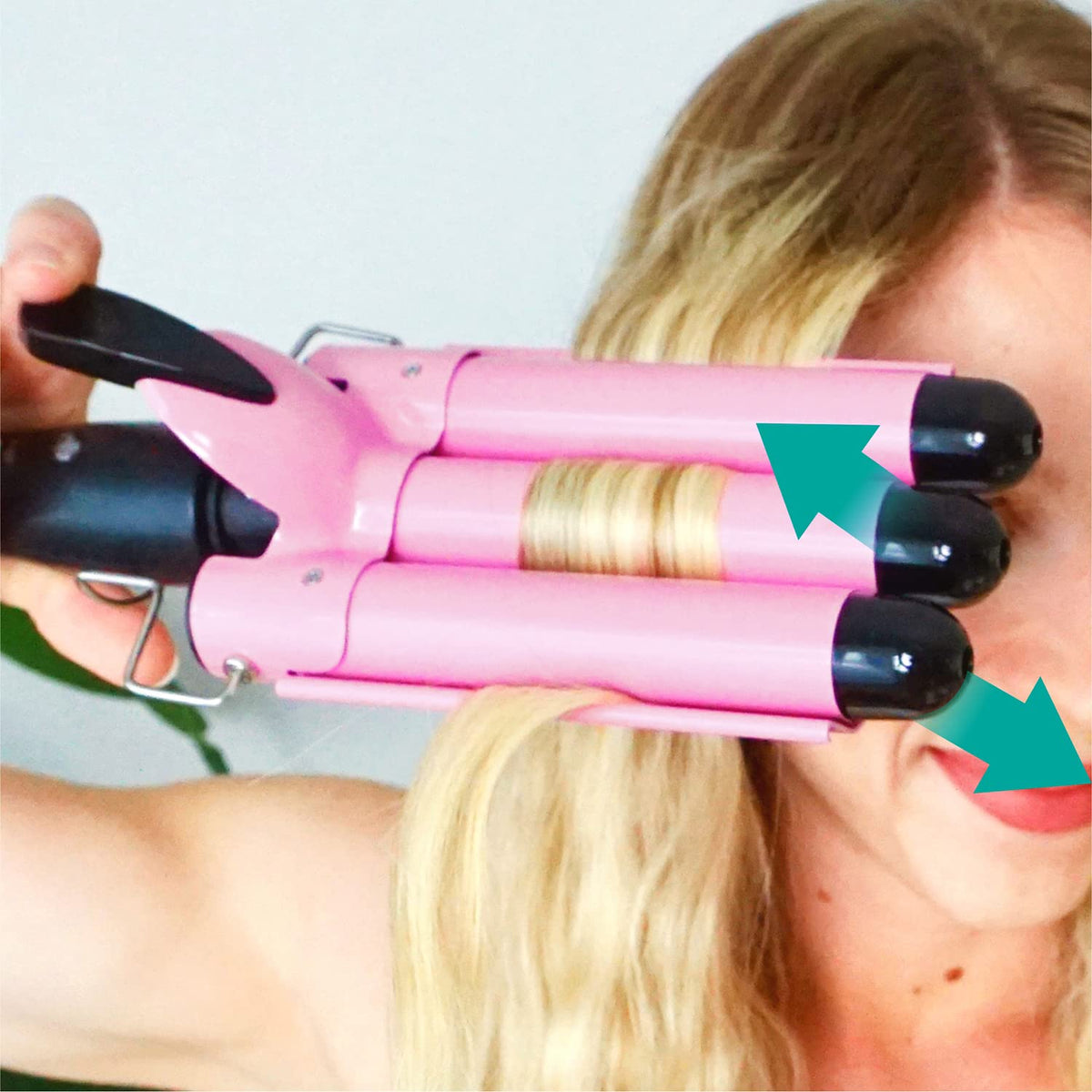 TOP4EVER 3 Barrel Curling Iron close-up of barrels