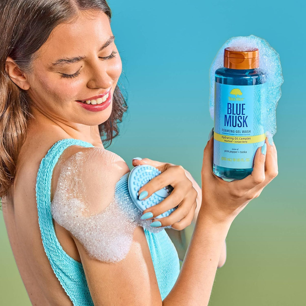 Tree Hut Blue Musk Foaming Body Wash 18 Fl Oz side view