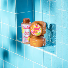 Tree Hut Jelly Bear Foaming Body Wash with fresh fruits