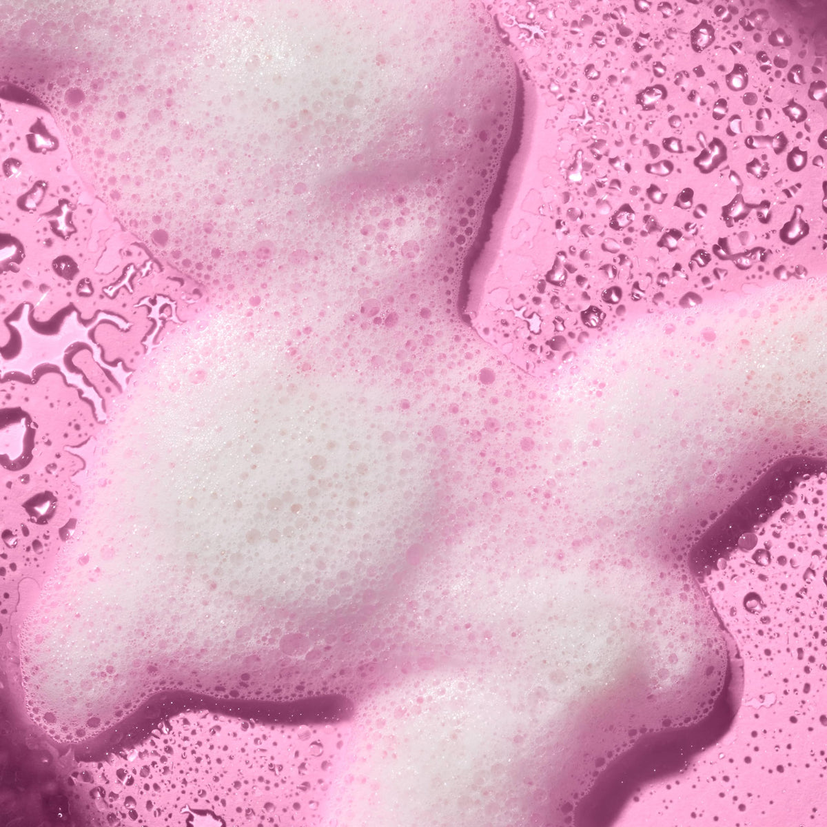 Tree Hut Mistletoe Magic Foaming Body Wash in use with foam