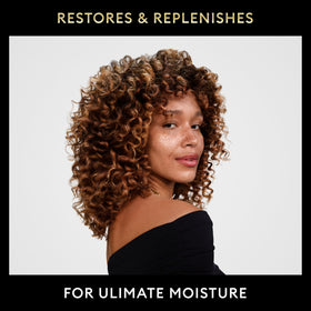 TRESemmé Rich Moisture Conditioner application in hair